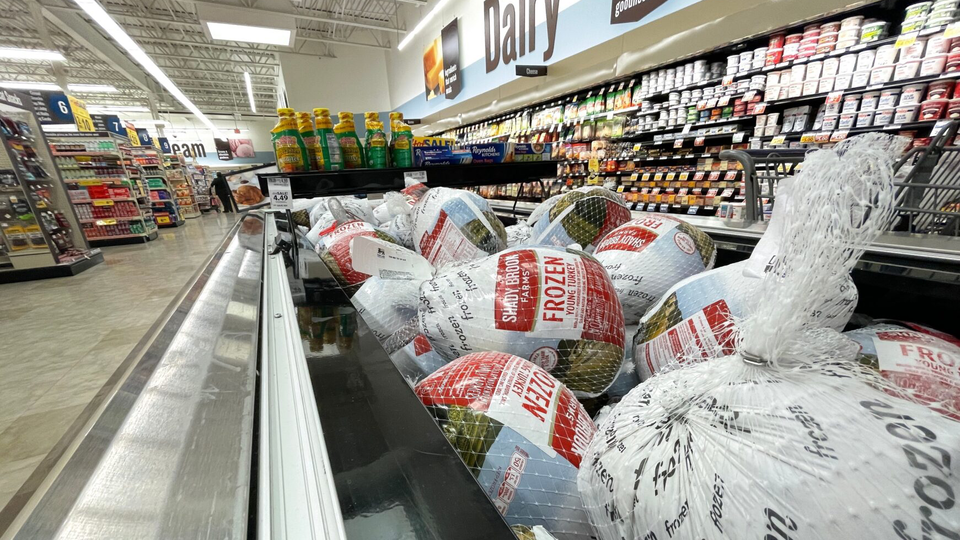 President Trump heralds ’25 percent’ cheaper Thanksgiving grocery prices